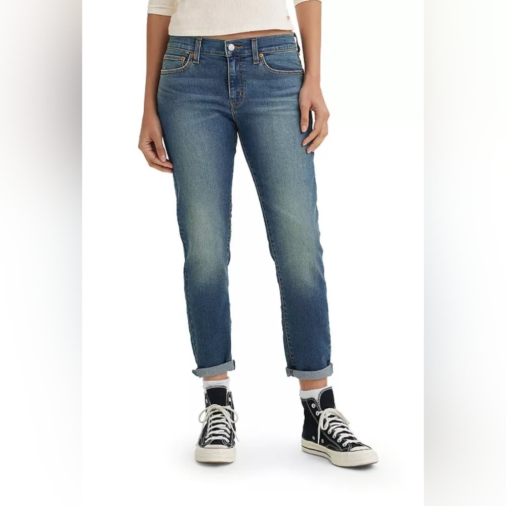 Women's High rise boyfriend jeans